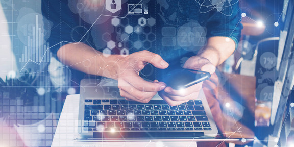 Digitales Arbeiten mit verschiedenen Medien Bildcollage aus verschiedenen Elementen